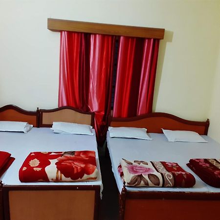 Hotel Jagat Raj, Sitapur Sitapur  エクステリア 写真